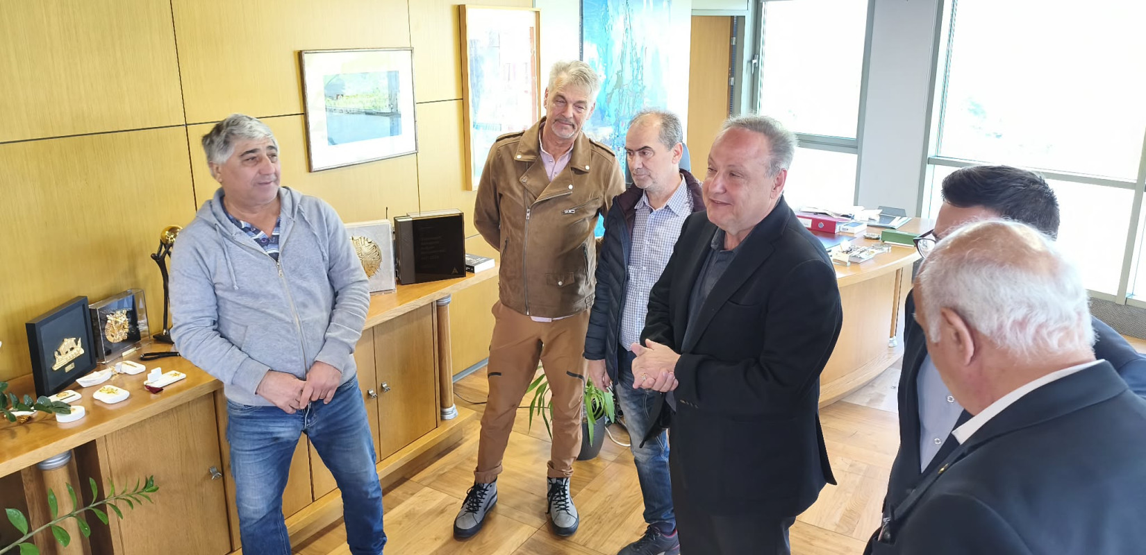 Θεσσαλονίκη: Το «ευχαριστώ» Αγγελούδη στους εργαζόμενους που έσωσαν τη ζωή άστεγου - Το σοκ και οι δραματικές περιγραφές τους (βίντεο)