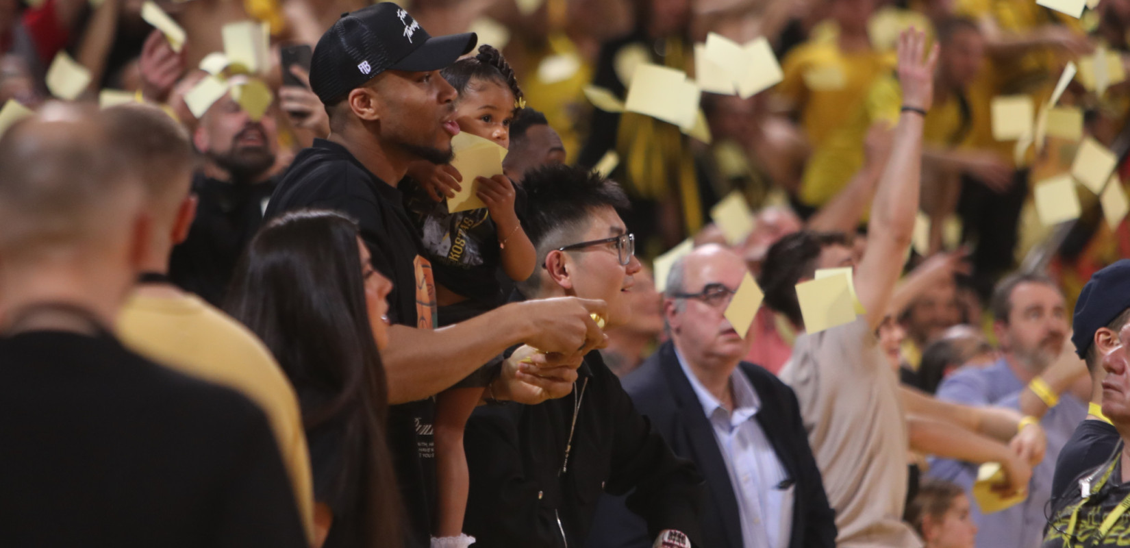 Μπάσκετ: «Σεισμός» στο Αλεξάνδρειο στην είσοδο του Γιάννη Αντετοκούνμπο (βίντεο)