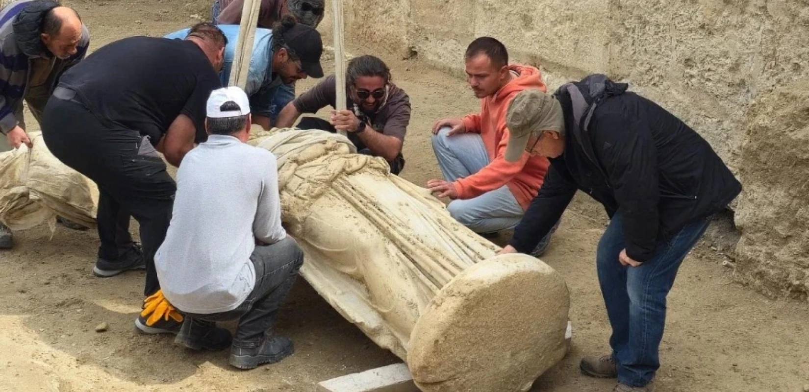 Τουρκία: Ανακαλύφθηκε άγαλμα της Αθηνάς ύψους 2 μέτρων στη Λαοδικεία