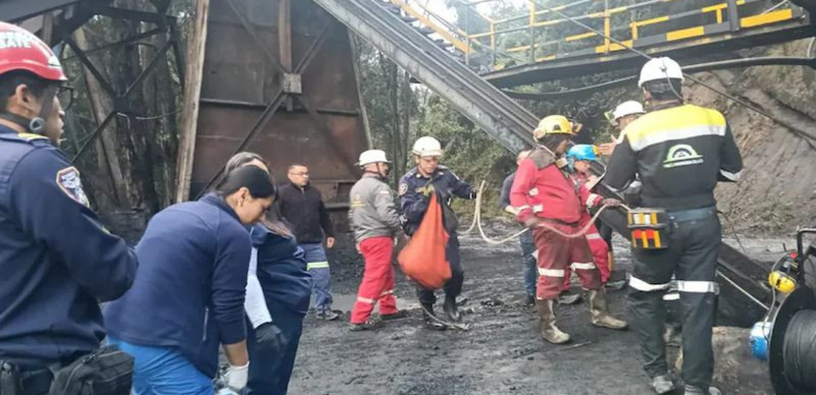 Τραγωδία σε ανθρακορυχείο στην Κολομβία: Εννέα εργαζόμενοι σκοτώθηκαν και έξι απεγκλωβίστηκαν ζωντανοί(βίντεο)