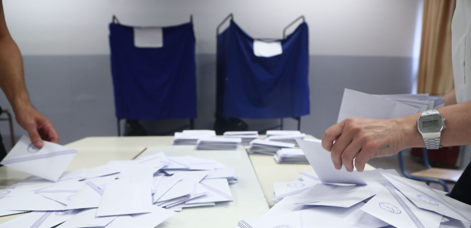 Σβήνουν, γράφουν ονόματα τα κόμματα- Οι «σίγουροι», οι «πιθανοί» και ποιοι ακούγονται