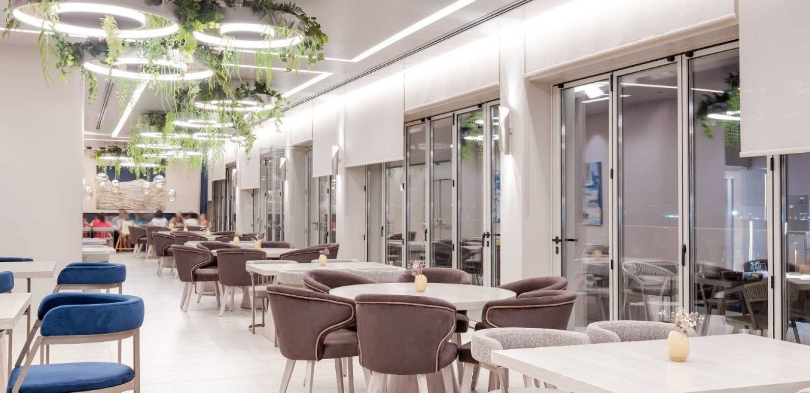 LEVEL 9 Roof Garden - Η απόλυτη rooftop εμπειρία στον 9ο όροφο του Holiday Inn Thessaloniki
