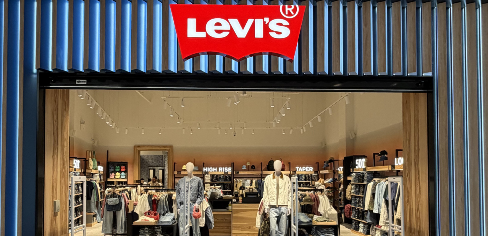 Το 5ο επίσημο κατάστημα του δικτύου Levi’s άνοιξε τις πύλες του στο Mediterranean Cosmos