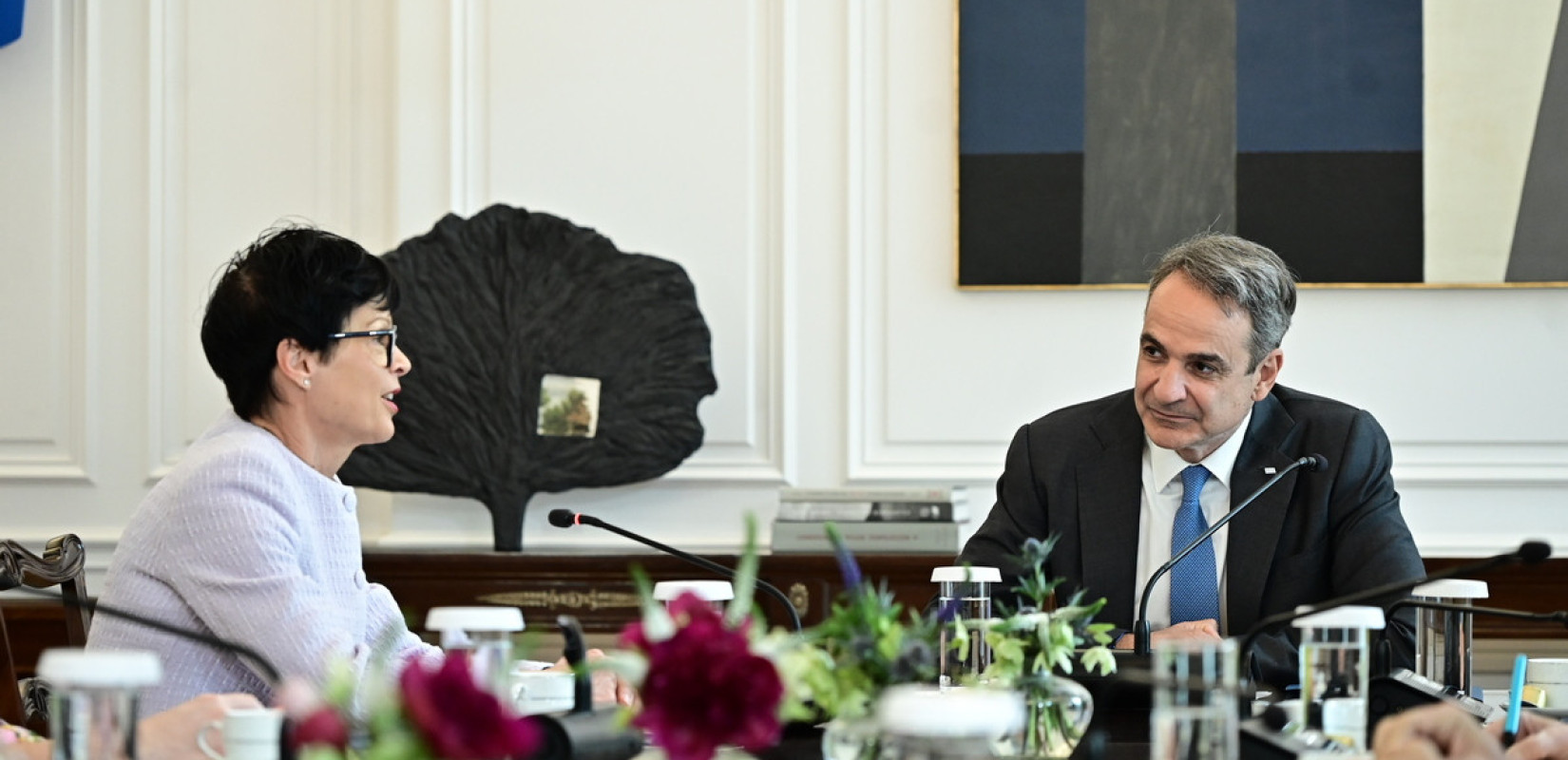 Συνάντηση Μητσοτάκη με την επίτροπο Κος: Η ενσωμάτωση των Δυτικών Βαλκανίων στο επίκεντρο