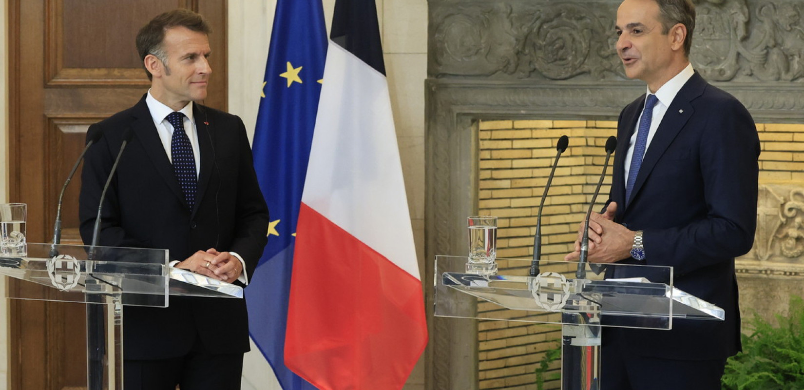Οι κοινές δηλώσεις Μητσοτάκη - Μακρόν: Ελλάδα και Γαλλία δύναμη σταθερότητας (βίντεο)