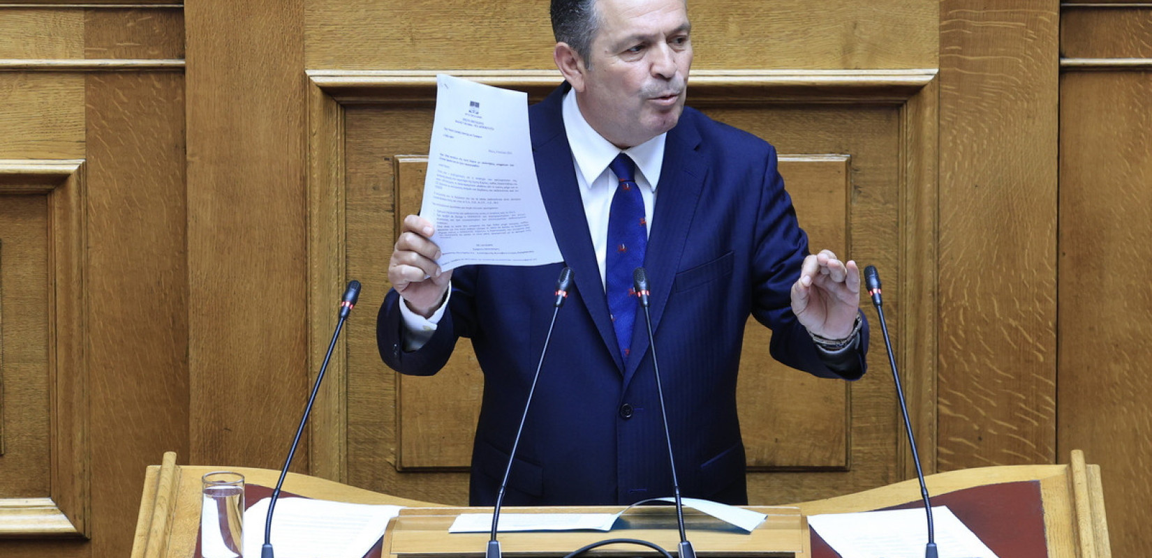 Βουλή-Χρ. Μπουκώρος: Να αρθεί η ασυλία μου - Δεν ζήτησα τίποτα παράνομο