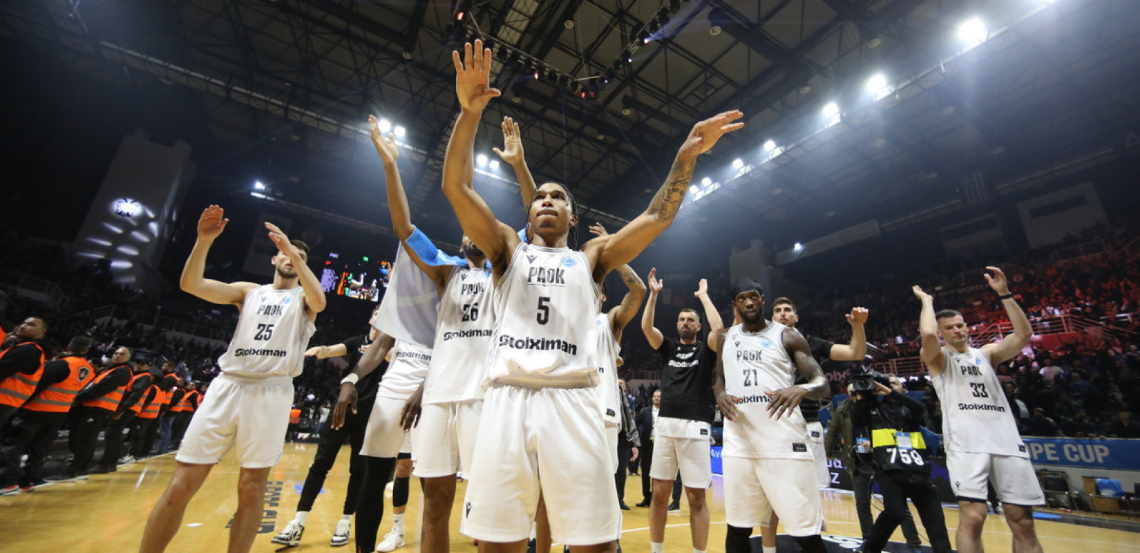 Μπάσκετ: Ομάδα και κόσμος του ΠΑΟΚ έγιναν ένα στο φινάλε (βίντεο)