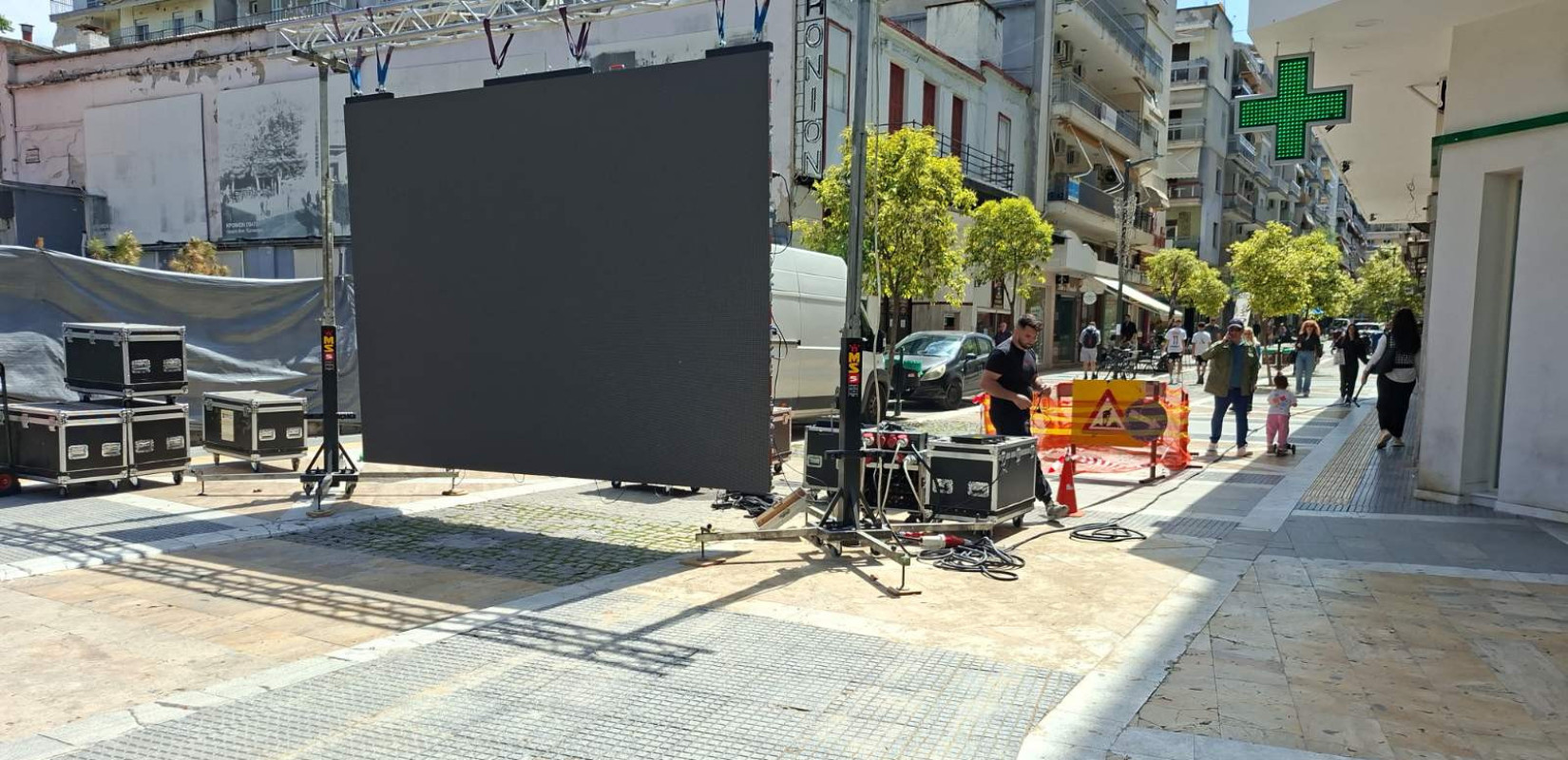 Σέρρες: Σε ρυθμούς... Ferto η πόλη για τον δικό της Akyla - Γιγαντοοθόνη στην πλατεία Κρονίου
