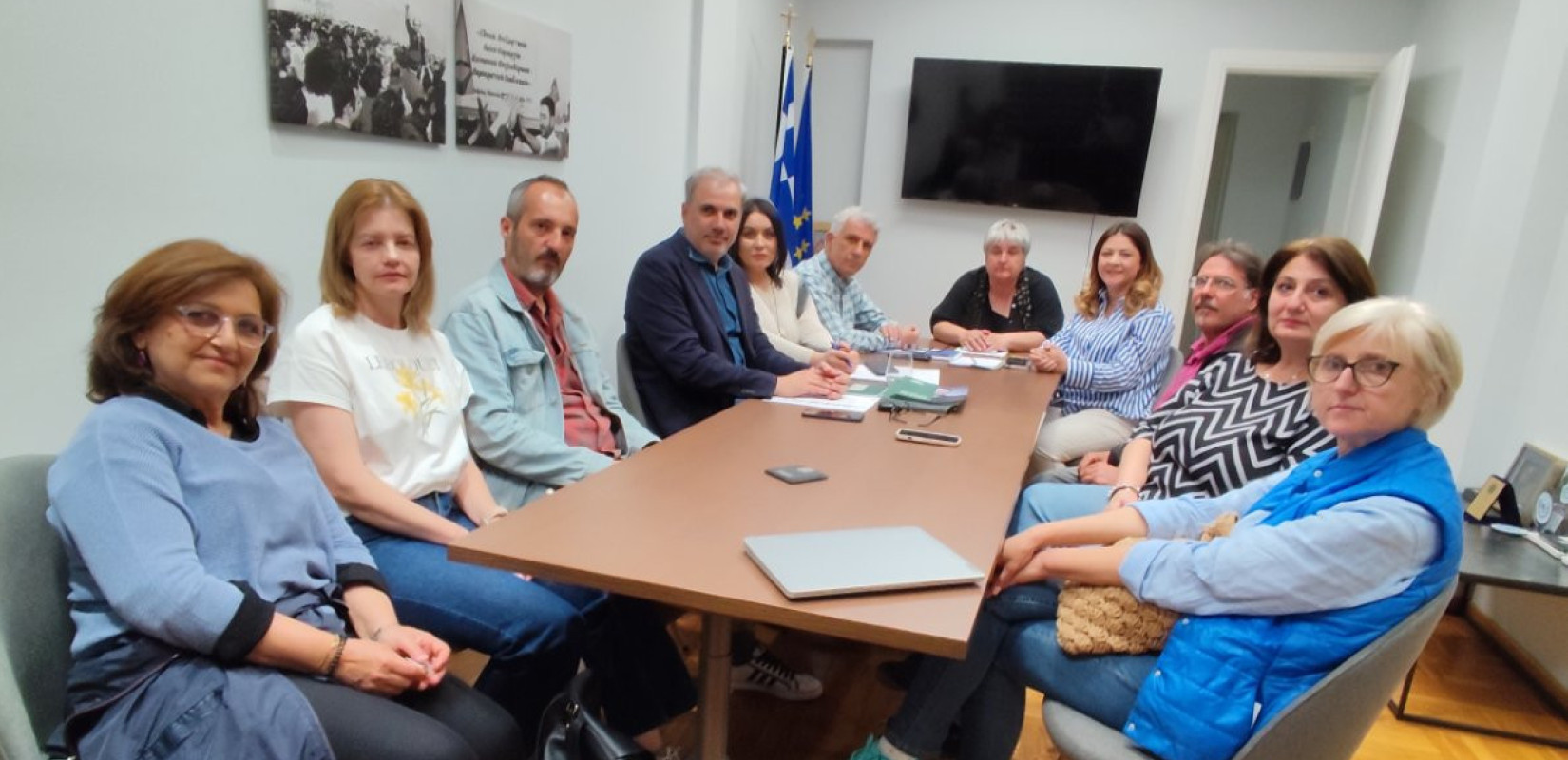 ΠΑΣΟΚ: «Ασπίδα» στις δημοτικές κοινωνικές δομές – Στο πλευρό των εργαζομένων το γραφείο του Νίκου Ανδρουλάκη στη Θεσσαλονίκη