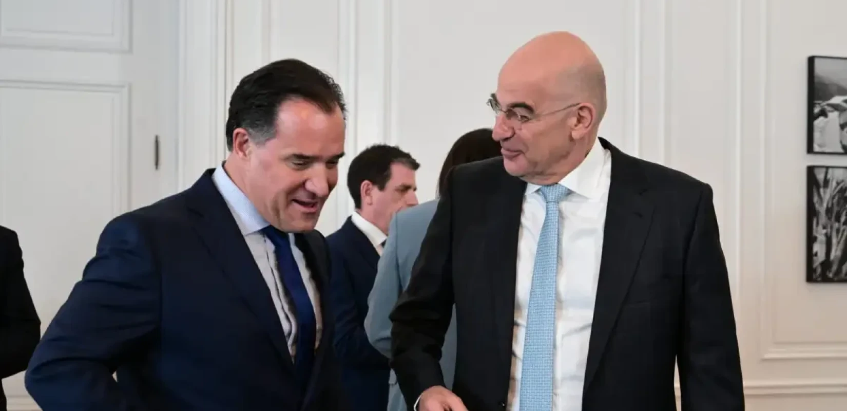 «Καρφιά» Γεωργιάδη για Δένδια στην ΚΟ της ΝΔ: «Κάποιοι θα πάνε και στη Σελήνη για να μη μιλήσουν»