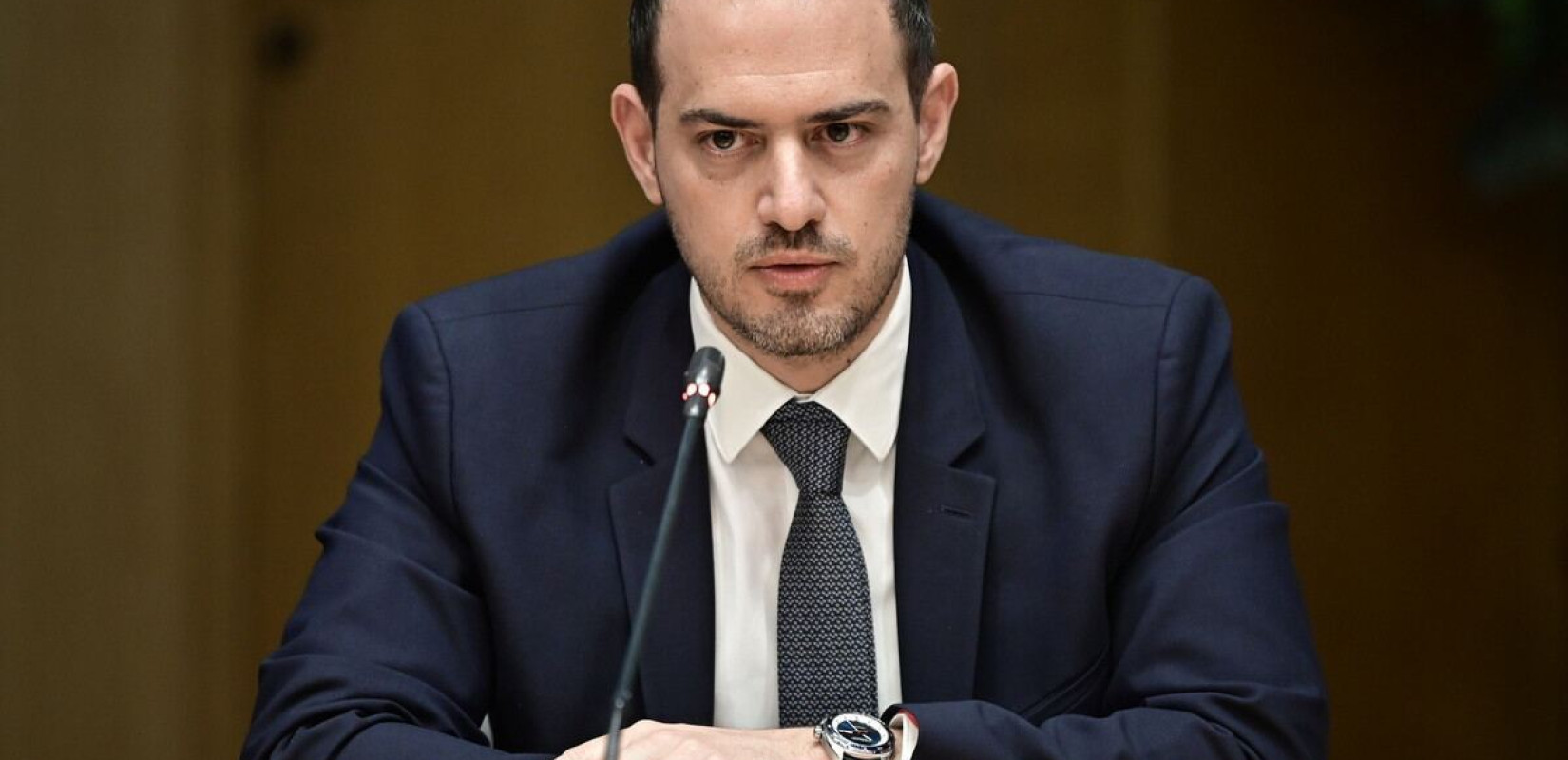 Εσπευσμένα στο νοσοκομείο διακομίστηκε ο αναπληρωτής υπουργός Μεταφορών Γιώργος Κώτσηρας