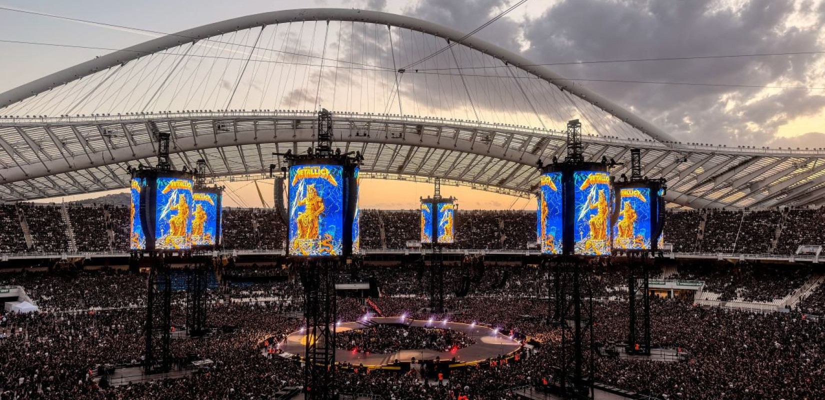 Metallica: Έγραψαν ιστορία στο ΟΑΚΑ με 80.000 κόσμου να τους αποθεώνουν (βίντεο)