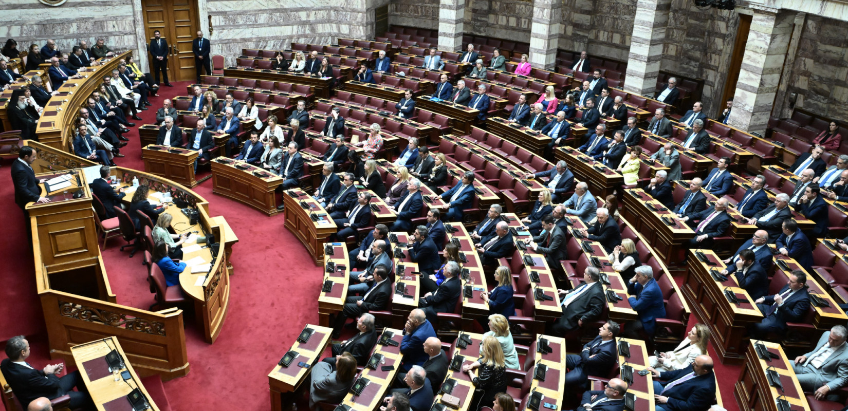 Βουλή: Υπερψηφίστηκε το νομοσχέδιο για τη διασυνοριακή ανταλλαγή δικαιολογητικών