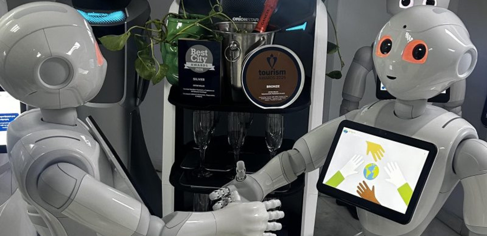 Το ρομπότ Pepper από τη Θεσσαλονίκη φέρνει την καινοτομία στη θεατρική σκηνή της Αθήνας