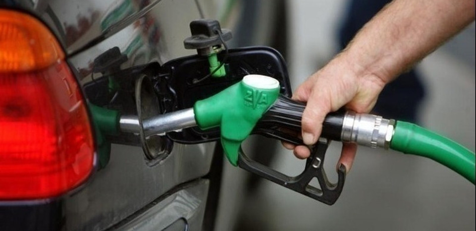 Fuel Pass III: Πώς η κυβέρνηση στέλνει πάνω από 113 εκατ. ευρώ στα νοικοκυριά, εν μέσω ενεργειακής αναταραχής