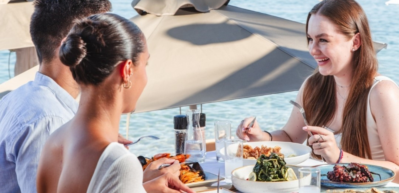 Amos Mediterranean Cuisine στο Πευκοχώρι Χαλκιδικής