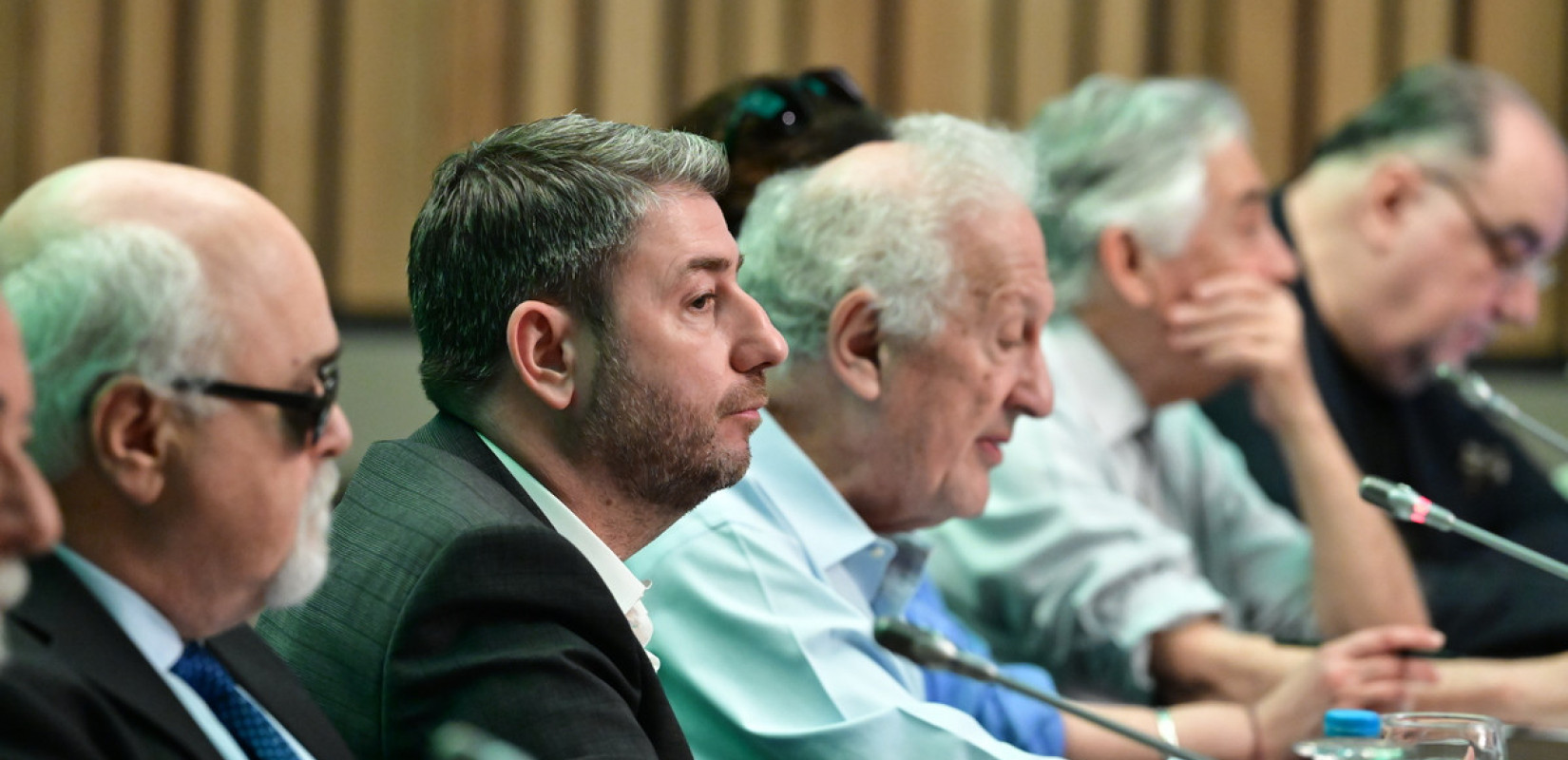 ΠΑΣΟΚ: Τα νέα μέλη της Επιτροπής Διεύρυνσης και Συμπαράταξης - Περιλαμβάνονται τρεις πρώην βουλευτές
