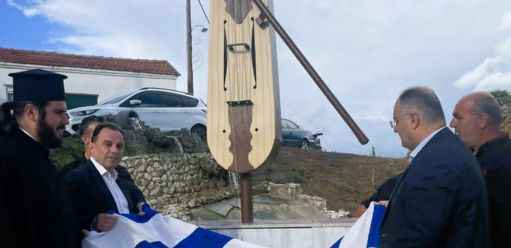 Κιλκίς: Μια επιβλητική ποντιακή λύρα ύψους 4,5 μέτρων το νέο μνημείο στα Θεοδόσια