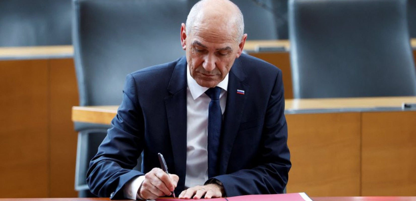 Σλοβενία: Νέος πρωθυπουργός ο εθνικιστής Γιάνεζ Γιάνσα - Επιστρέφει στην εξουσία για 4η φορά