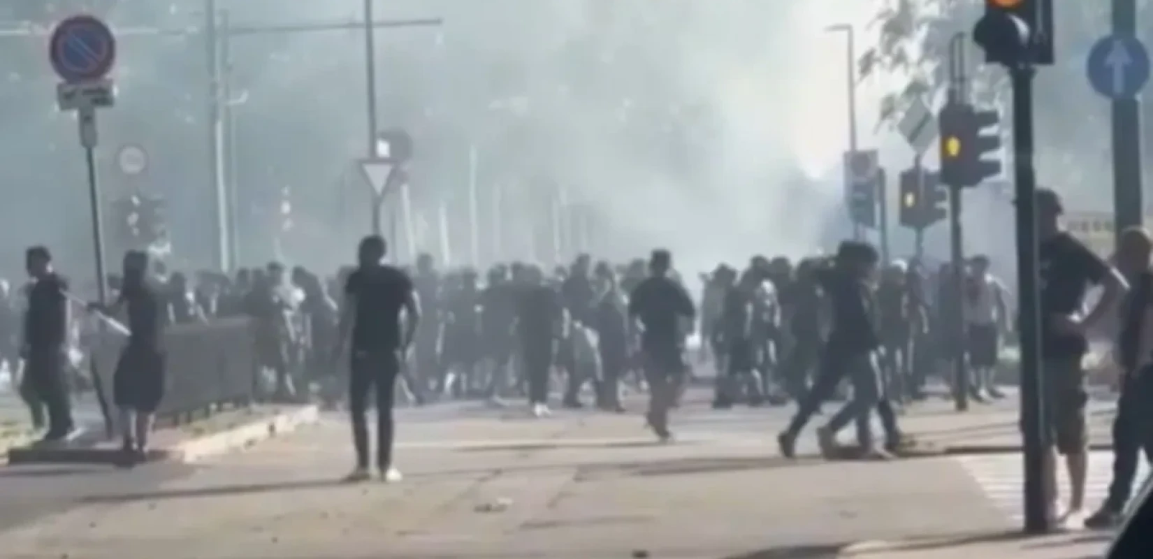 Σκηνές χάους στην Ιταλία: Σοβαρά επεισόδια εντός και εκτός γηπέδου στο Τορίνο - Γιουβέντους (βίντεο)