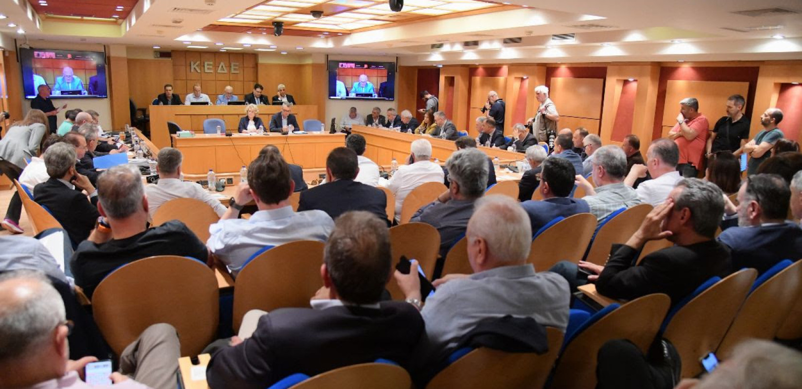 ΚΕΔΕ: Σκληρή κόντρα δημάρχων με Θ. Λιβάνιο, για το νέο εκλογικό σύστημα - Σημείο τριβής ο ένας γύρος
