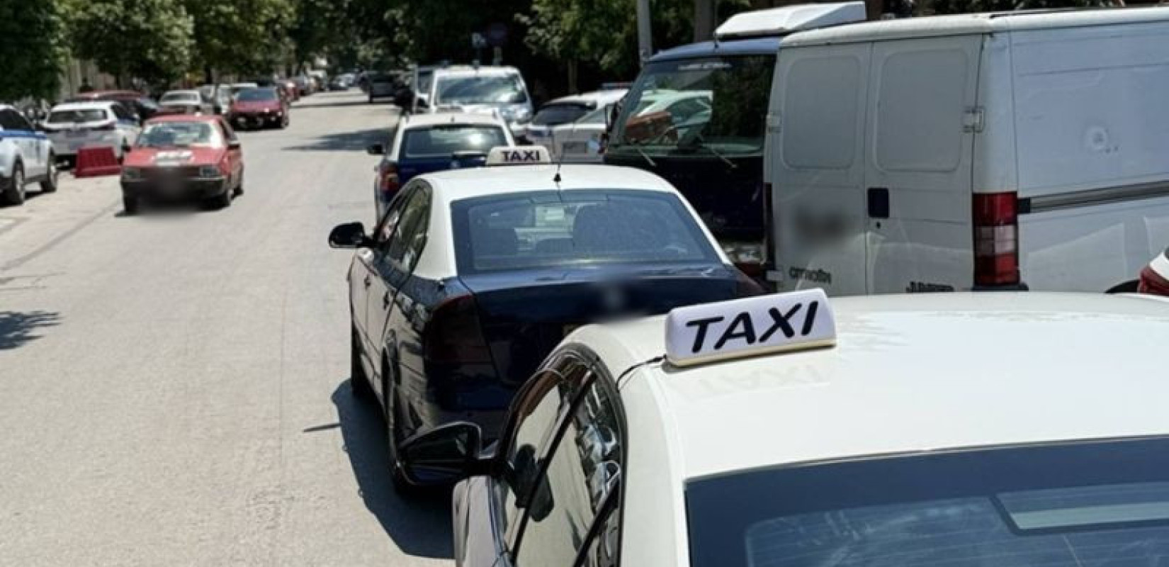 Θεσσαλονίκη: «Καμπάνες» σε οδηγούς ταξί μετά από ελέγχους της Τροχαίας - Βεβαιώθηκαν 18 παραβάσεις
