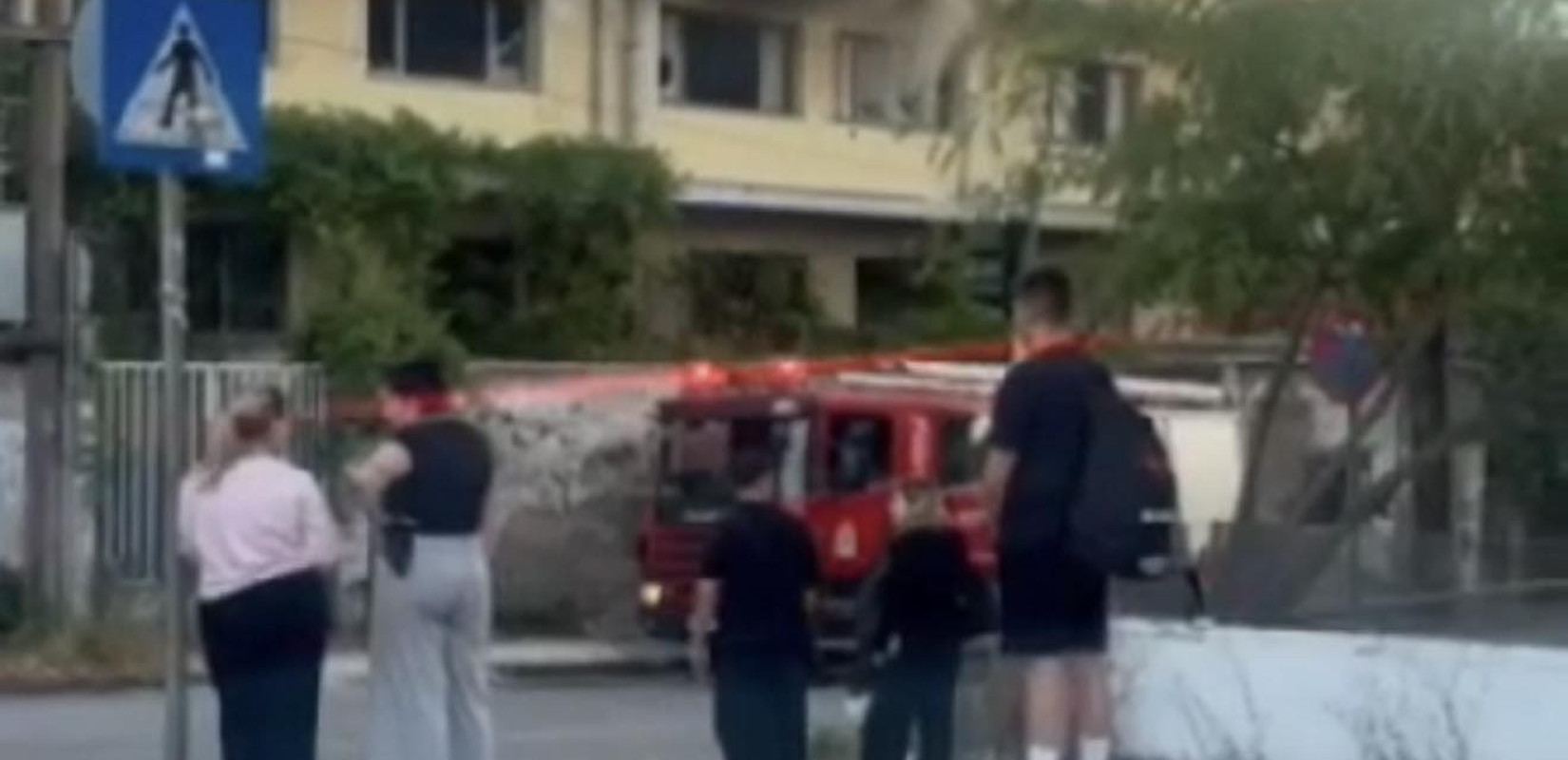 Θεσσαλονίκη: Ανήλικοι έβαλαν φωτιά στο πρώην ΕΠΑΛ Σταυρούπολης - Άμεση επέμβαση της Πυροσβεστικής (βίντεο)