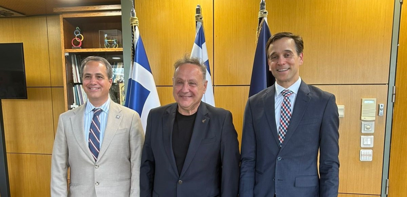 Θεσσαλονίκη - Αμερικανός επιτετραμένος Τζον Χακ: Συνάντηση με τον Αγγελούδη και επίσκεψη σε Άγιο Όρος και Βεργίνα