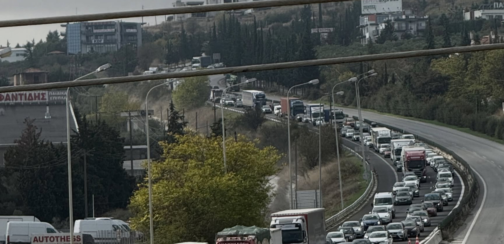 Κυκλοφοριακό «έμφραγμα» στις εισόδους της Θεσσαλονίκης: Μεγάλες ουρές σε Μάλγαρα και Μουδανιών