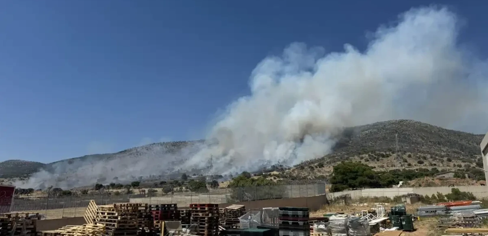 Από drone εντοπίστηκε η φωτιά στον Ασπρόπυργο (βίντεο)