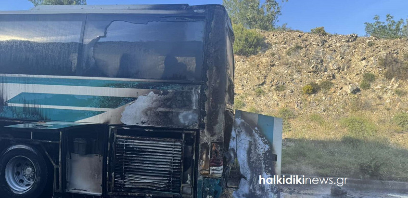 Φωτιά σε λεωφορείο των ΚΤΕΛ Χαλκιδικής - Είχε μέσα 15 επιβάτες