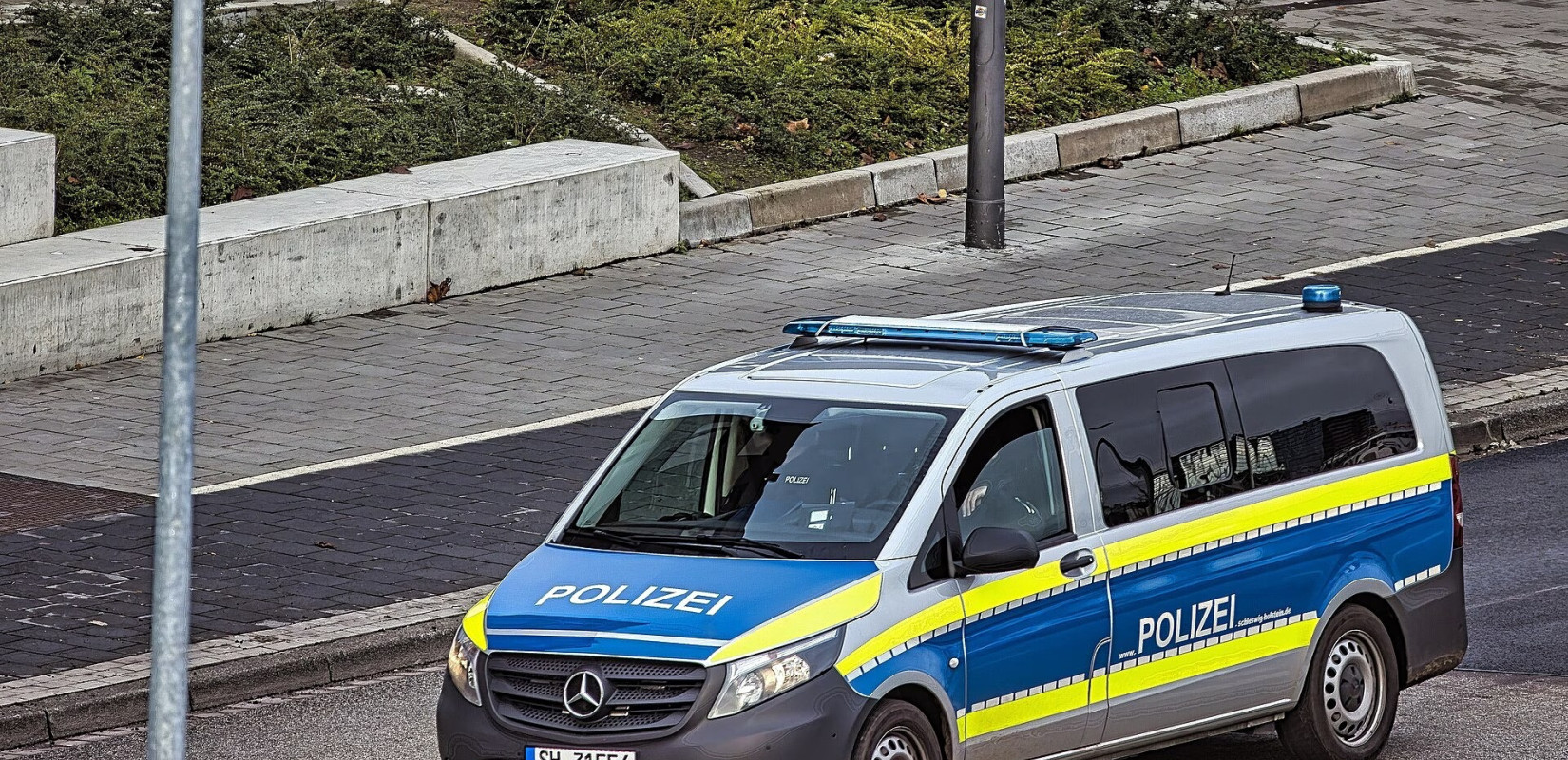 Ντόρτμουντ: Παραδόθηκε ο άνδρας που πυροβόλησε αστυνομικό και κράτησε ομήρους τις τρεις μικρές κόρες του