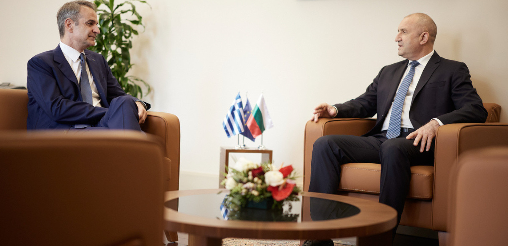 Συνάντηση Μητσοτάκη - Ράντεφ στη Σόφια: Ενέργεια, άμυνα και υδάτινοι πόροι στο επίκεντρο