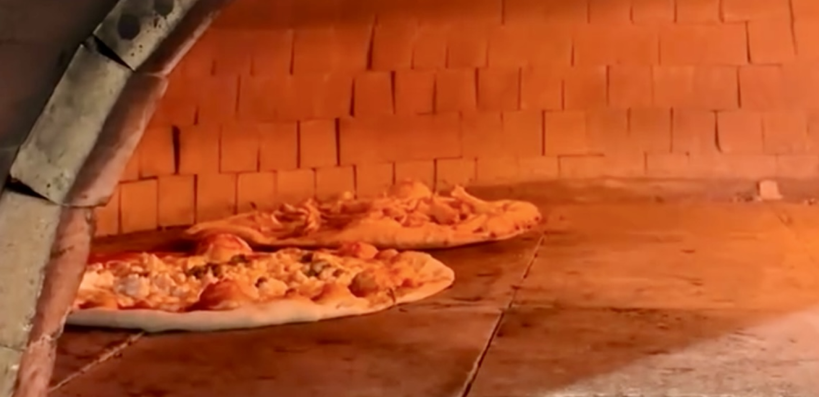 Pizza Rio: Mία ιστορία που ξεκίνησε το 1975 και συνεχίζει να σερβίρει εξαίσια πίτσα στη Σιθωνία