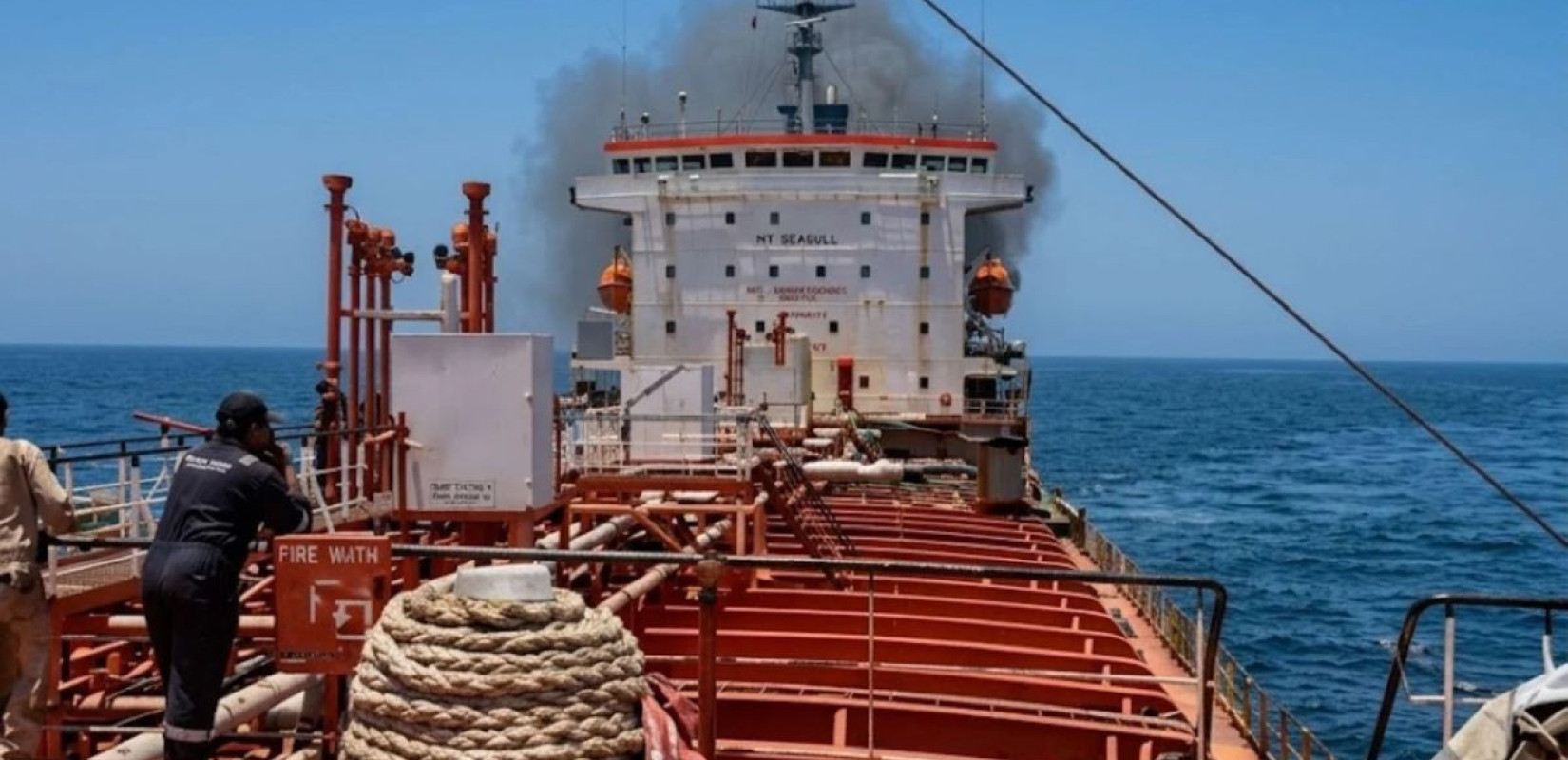 Πηγή φωτογραφίας: https://maritimenews.in/wp-content/uploads/2026/06/Indian-authorities-confirmed-that-all-24-Indian-seafarers-aboard-MT-Marivex-are-reported-safe-following-a-fire-incident-near-the-Omani-coast-Maritime-News-India.jpg