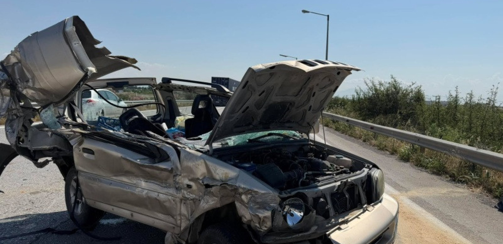 Θεσσαλονίκη: ΙΧ «καρφώθηκε» σε φορτηγό στην ΠΑΘΕ - Μια 70χρονη νεκρή, στο νοσοκομείο Παπαγεωργίου ο σύζυγός της