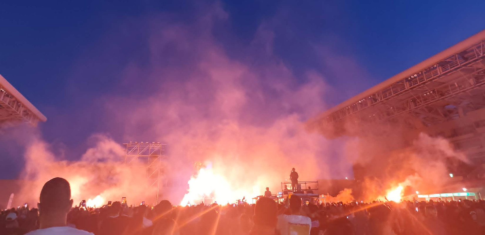 Πώς βιώνει η Λάρισα τη Θεσσαλονίκη του ΛΕΞ; - Όσα έγιναν στη συναυλία (βίντεο)
