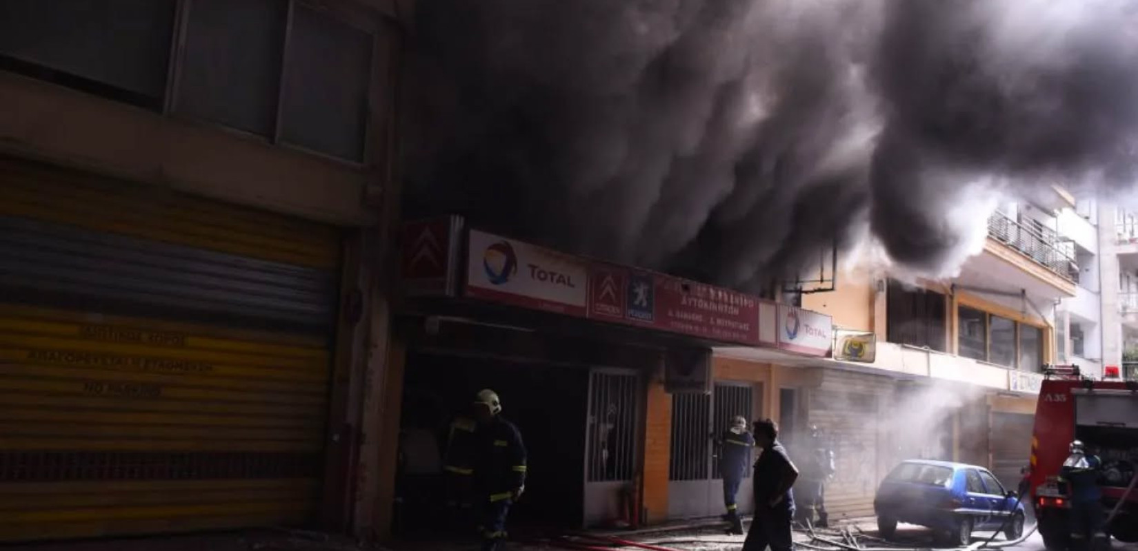 Φωτιά σε συνεργείο στην Ευζώνων: Ο κινηματογράφος Απόλλων διοργανώνει έκτακτη προβολή αλληλεγγύης