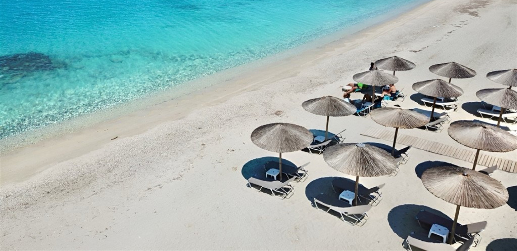 Akropolis Beach Bar: Εκεί που η θάλασσα συναντά τις αυθεντικές γεύσεις