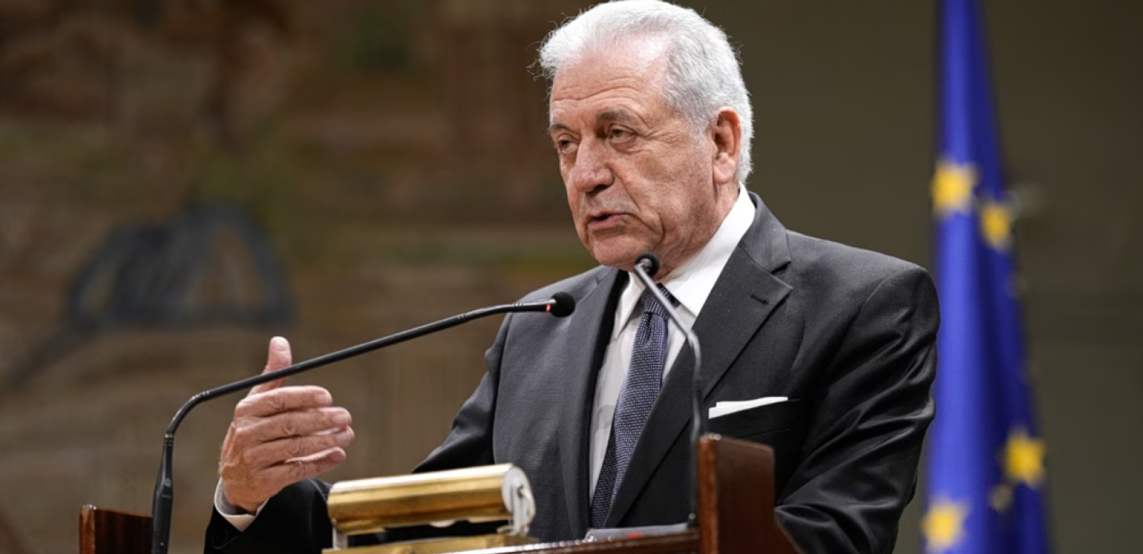 Δημήτρης Αβραμόπουλος: Ζητά την ακύρωση του ευρωπαϊκού εντάλματος σύλληψης του