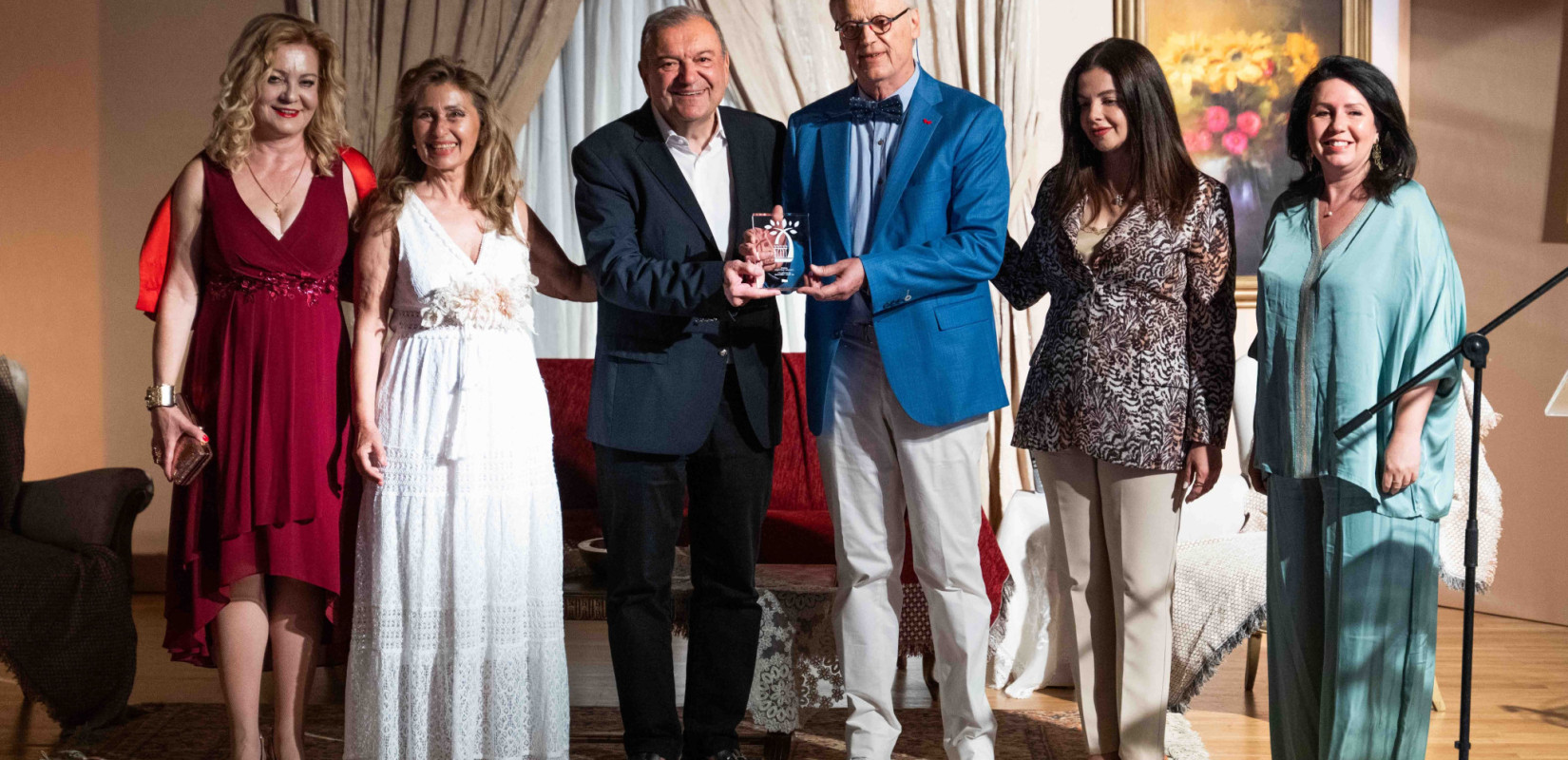 «Δείπνο Ηλιθίων»: από τις δικαστικές αίθουσες στο θεατρικό σανίδι