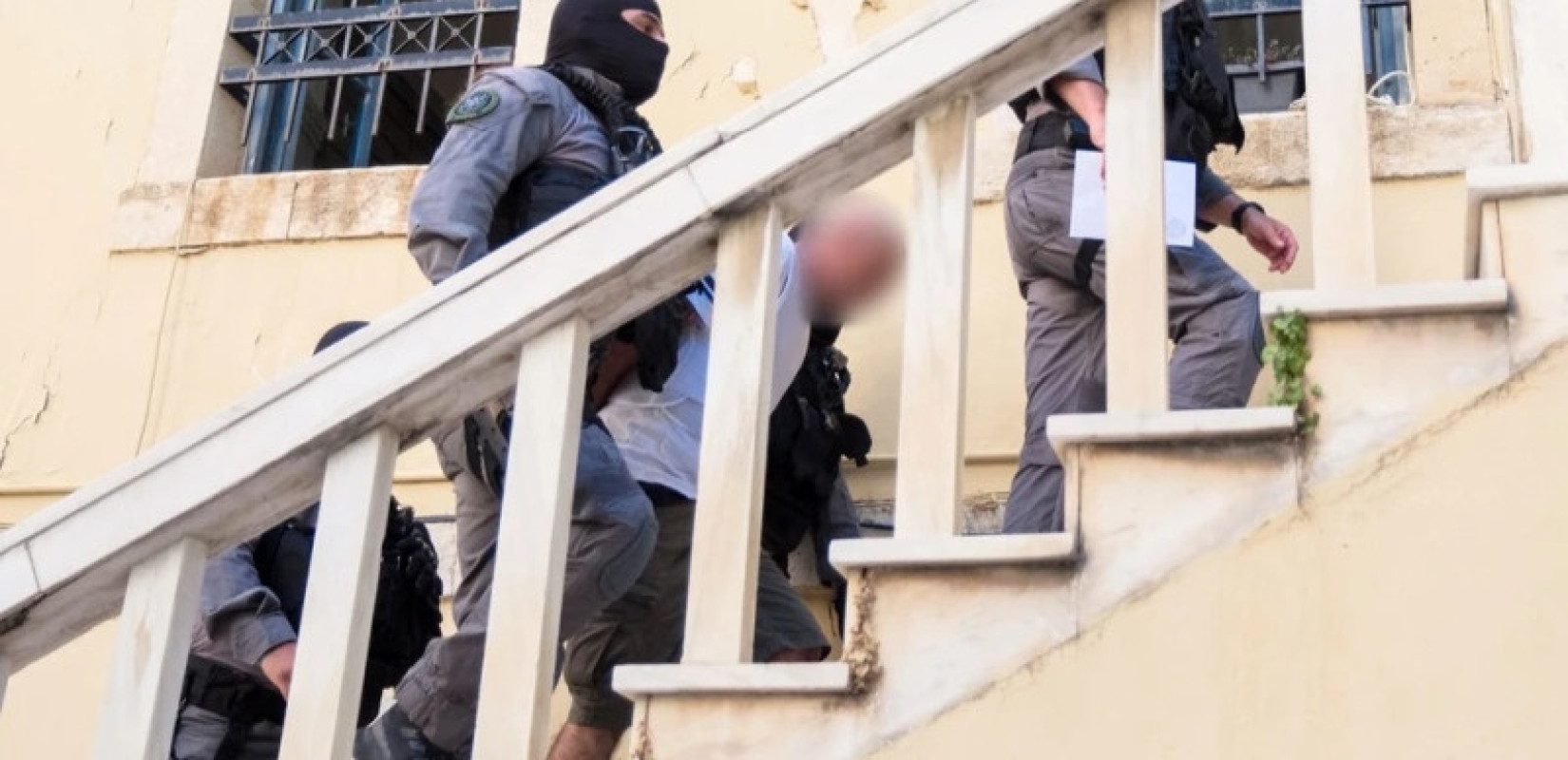 Χανιά: Στα δικαστήρια με αλεξίσφαιρο ο 43χρονος για τη δολοφονία της Σταυρούλας Λεβεντάκη