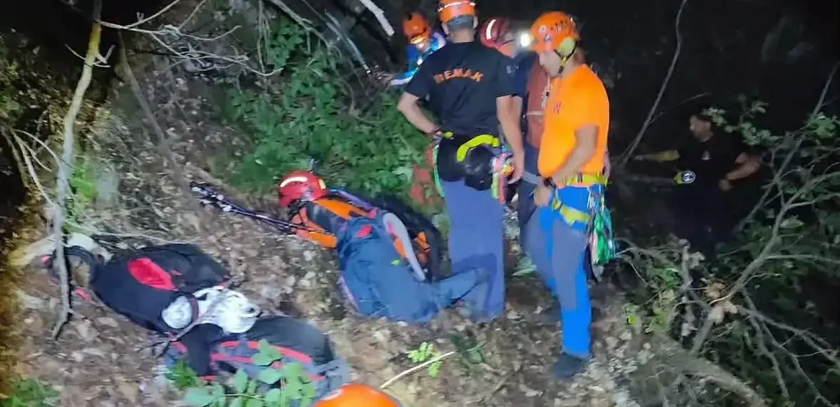 Αίσιο τέλος στην επιχείρηση διάσωσης δύο 22χρονων στον Όλυμπο – Μεταφέρθηκε στο νοσοκομείο ο ένας τραυματίας