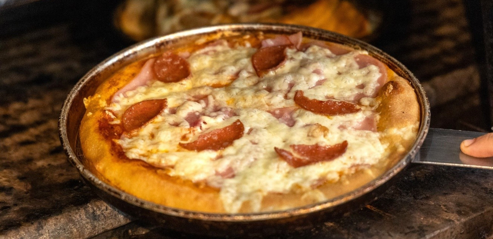 Pizza Latina: Μια παράδοση δεκαετιών στην ποιοτική πίτσα