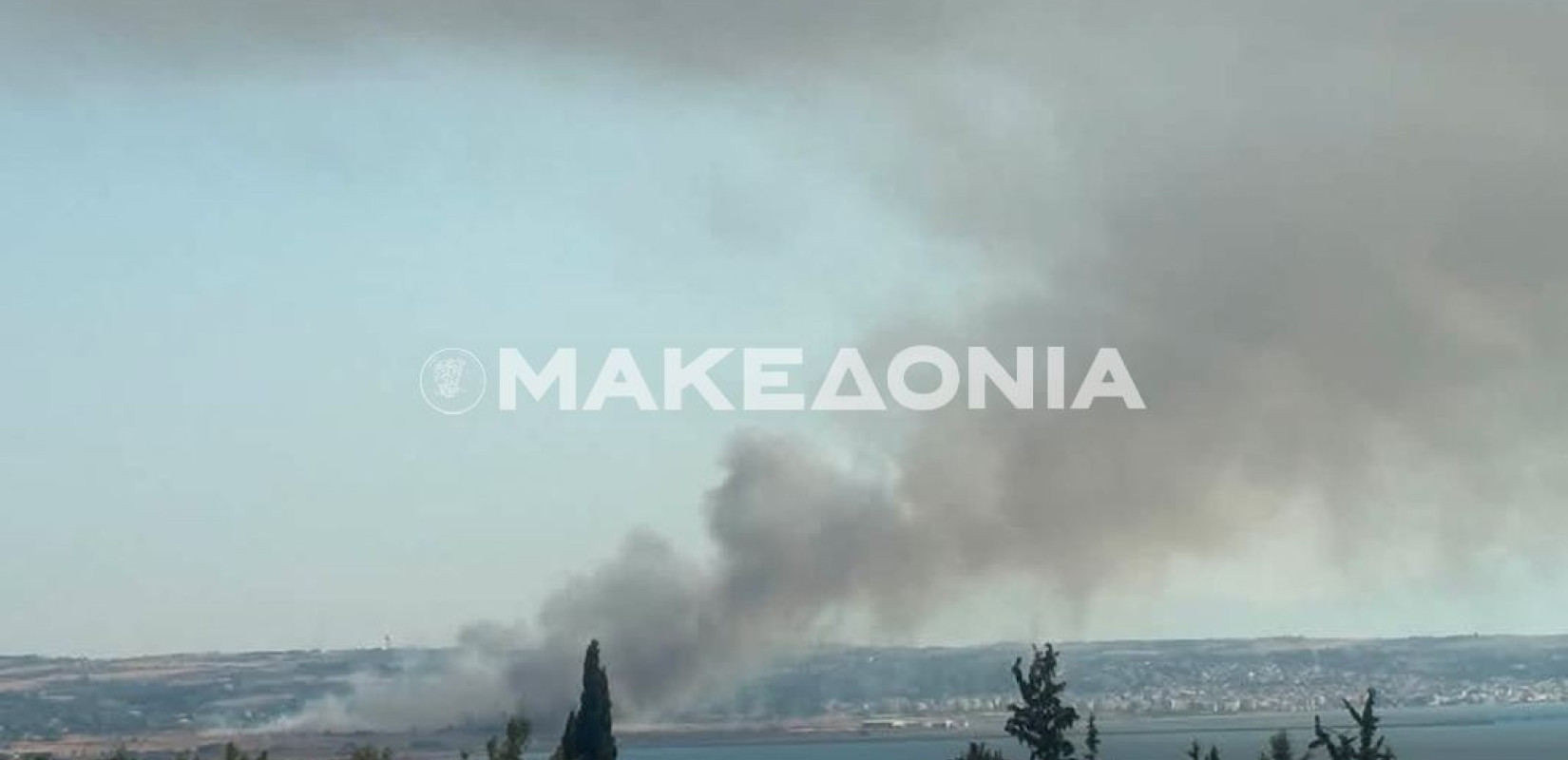 Θεσσαλονίκη: Φωτιά κοντά στα Τσαΐρια - Ήχησε το 112, σηκώθηκαν και εναέρια (βίντεο)