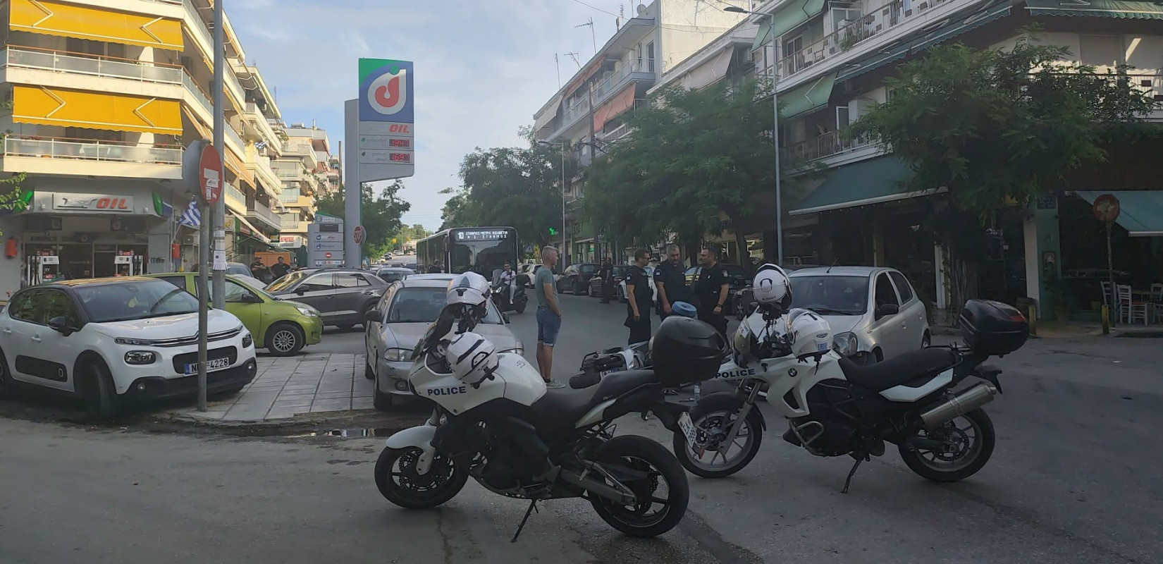 Θεσσαλονίκη: ΙΧ συγκρούστηκε με μηχανή - Ένας τραυματίας