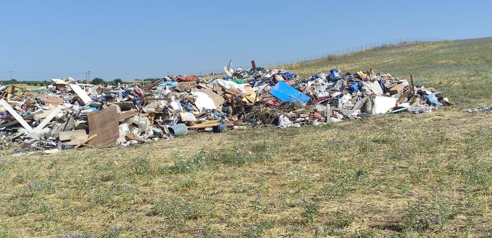 Χαλκιδική: Μετέτρεψε αγροτεμάχια σε παράνομες χωματερές - Χειροπέδες σε 59χρονο για απόρριψη αποβλήτων