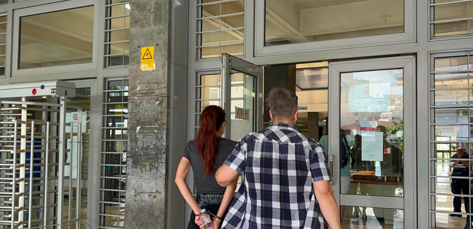 Θεσσαλονίκη: Σε άμυνα υποστηρίζει ότι ήταν η 29χρονη που  μαχαίρωσε τον σύντροφό της (βίντεο)