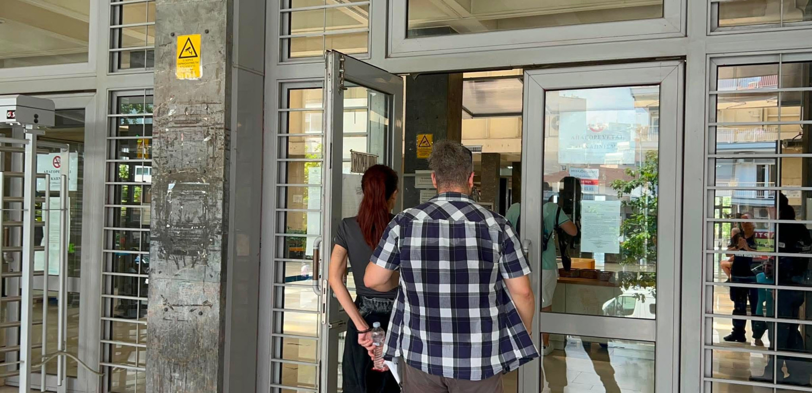 Θεσσαλονίκη: Για απόπειρα ανθρωποκτονίας διώκεται η 29χρονη που μαχαίρωσε τον σύντροφό της