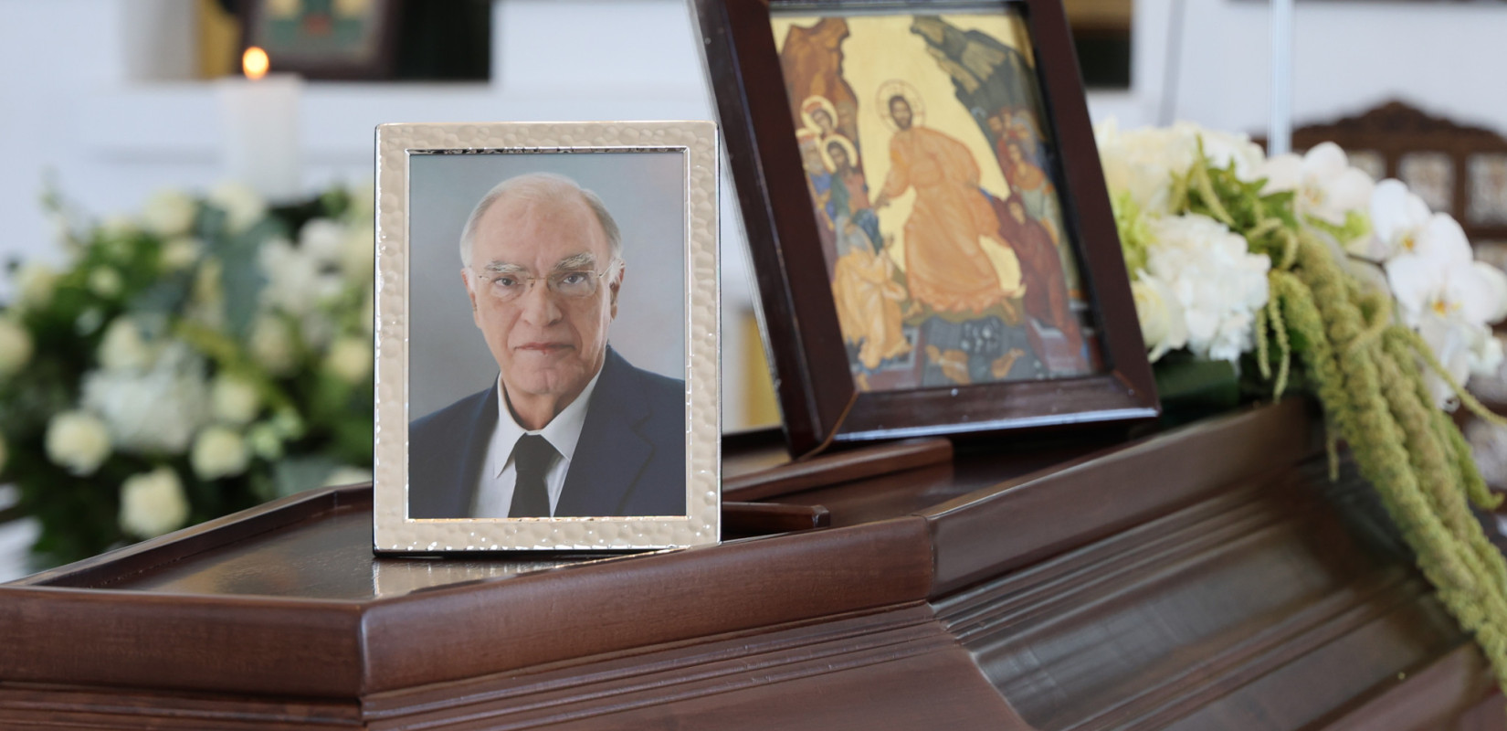 Σε κλίμα συγκίνησης το τελευταίο αντίο στον Βασίλη Λεβέντη